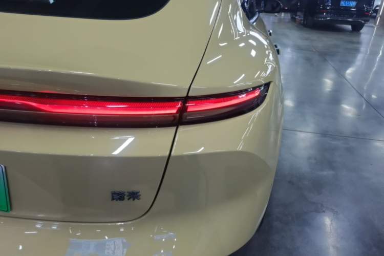Used Nio ET5 2024 75 kWh Right Rear Taillight