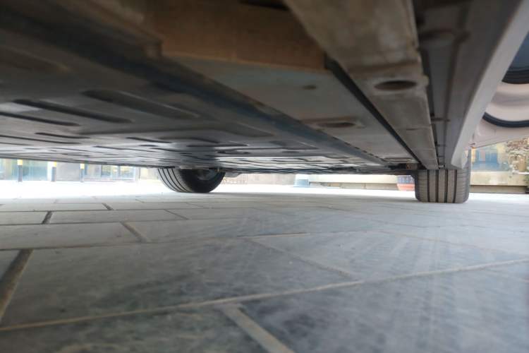 Used Nio ET5 2024 75 kWh Right Side Sill