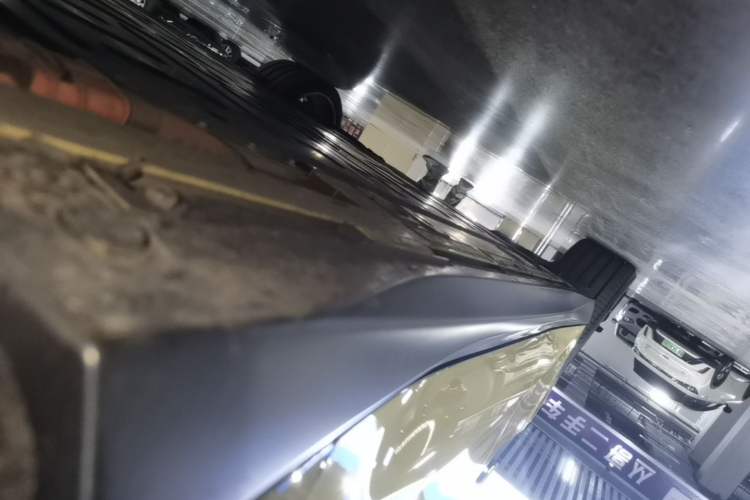 Used Nio ET5 2024 75 kWh Right Side Sill