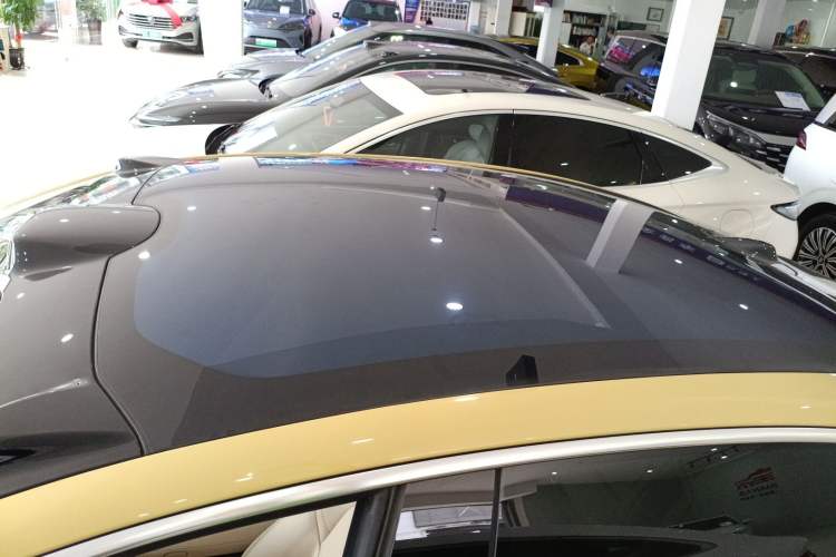 Used Nio ET5 2024 75 kWh Roof