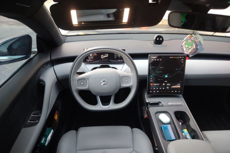 Used Nio ET5 2024 75 kWh Steering Wheel