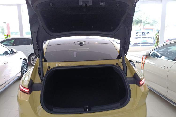 Used Nio ET5 2024 75 kWh Trunk