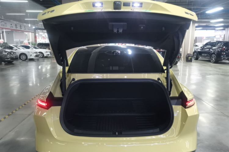 Used Nio ET5 2024 75 kWh Trunk