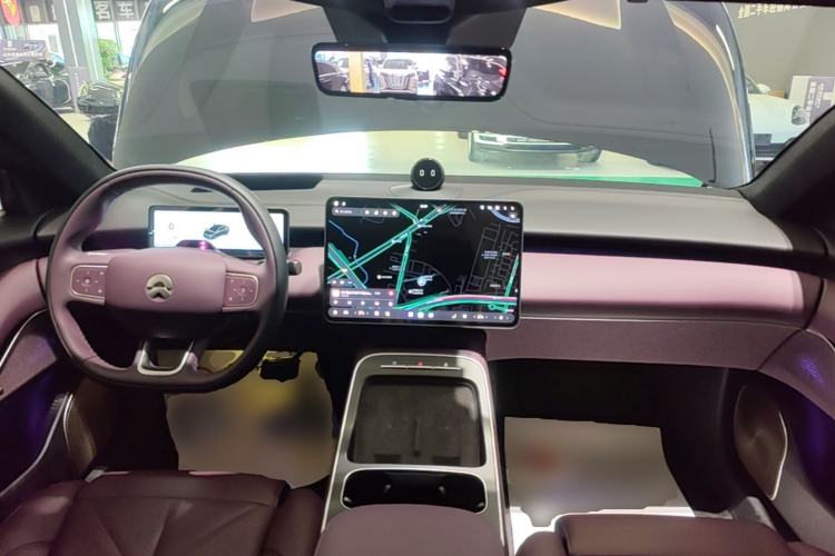 Used Nio ET5 2025 75 kWh Center Console