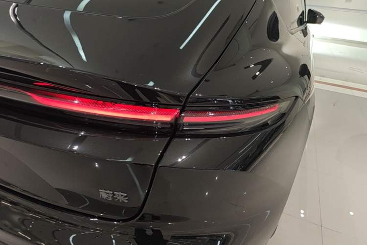 Used Nio ET5 2025 75 kWh Exterior 1