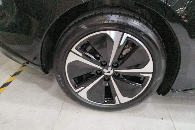 Used Nio ET5 2025 75 kWh Exterior 5