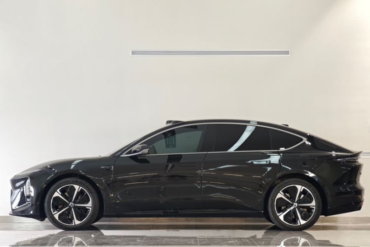 Used Nio ET5 2025 75 kWh Exterior 6