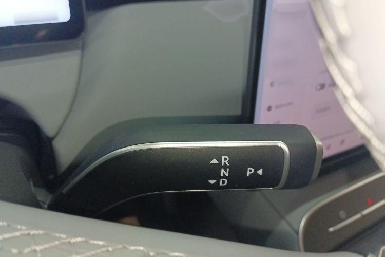 Used Nio ET5 2025 75 kWh Gear Lever