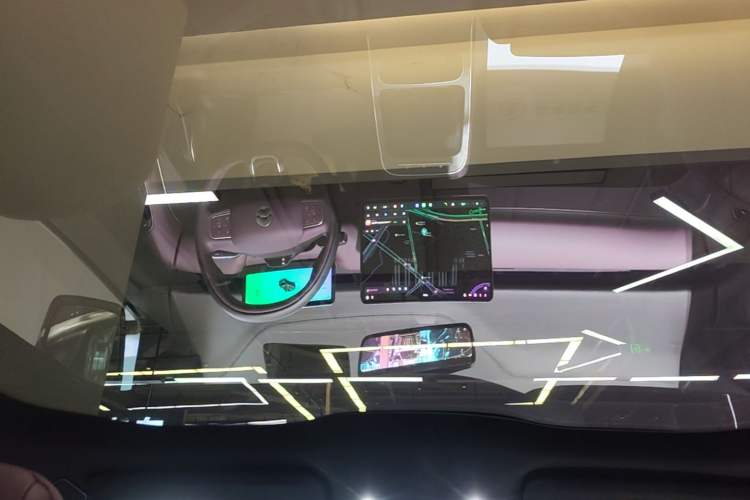 Used Nio ET5 2025 75 kWh Headliner