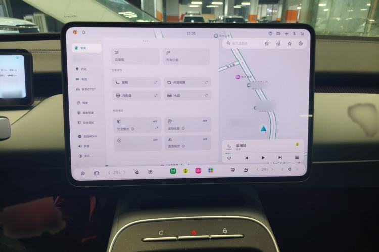 Used Nio ET5 2025 75 kWh Interior 8