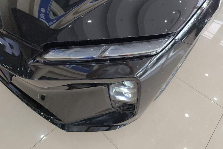 Used Nio ET5 2025 75 kWh Left Front Headlight