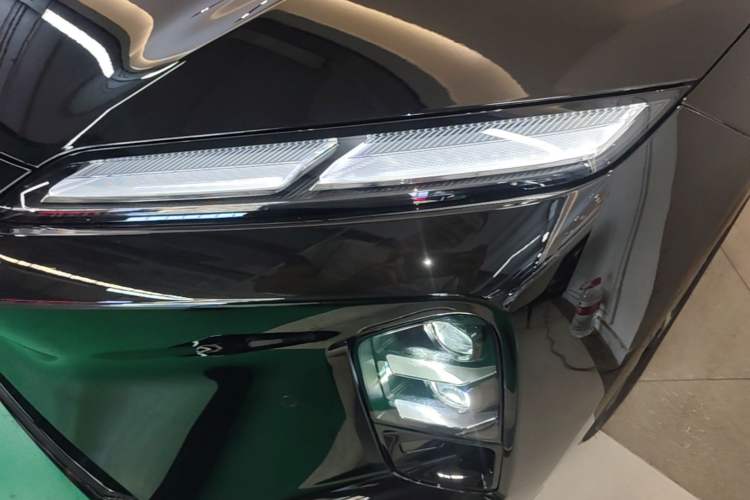 Used Nio ET5 2025 75 kWh Left Front Headlight