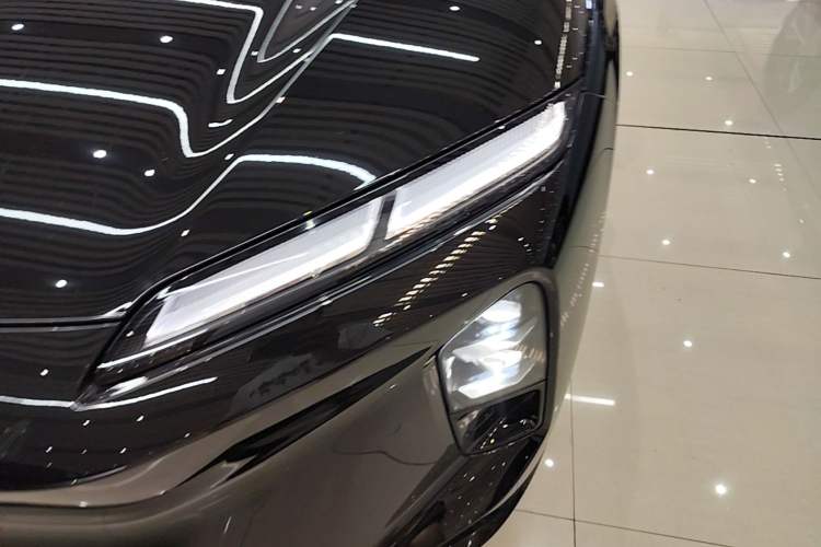 Used Nio ET5 2025 75 kWh Left Front Headlight