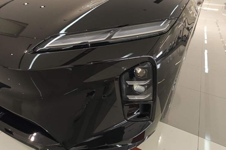 Used Nio ET5 2025 75 kWh Left Front Headlight