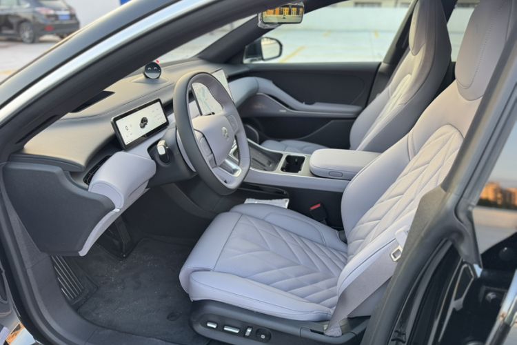 Used Nio ET5 2025 100 kWh Left Front Seat