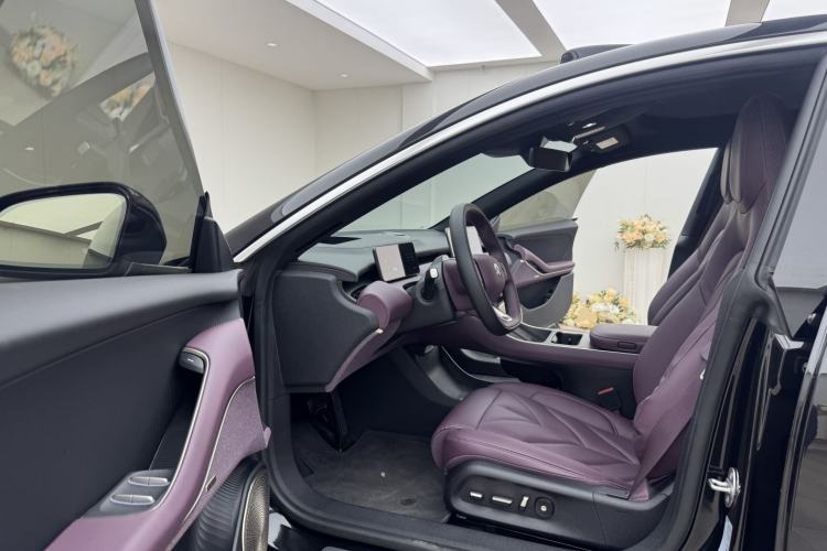 Used Nio ET5 2025 75 kWh Left Front Seat