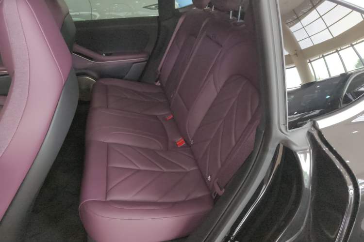 Used Nio ET5 2025 75 kWh Left Rear Seat