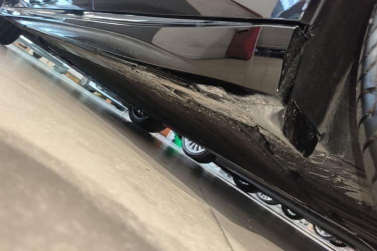 Used Nio ET5 2025 75 kWh Left Side Sill
