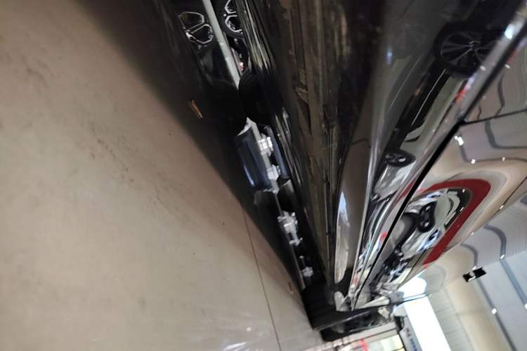 Used Nio ET5 2025 75 kWh Left Side Sill