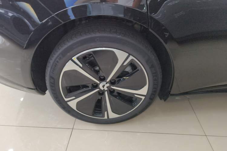 Used Nio ET5 2025 75 kWh Right Rear Wheel Hub
