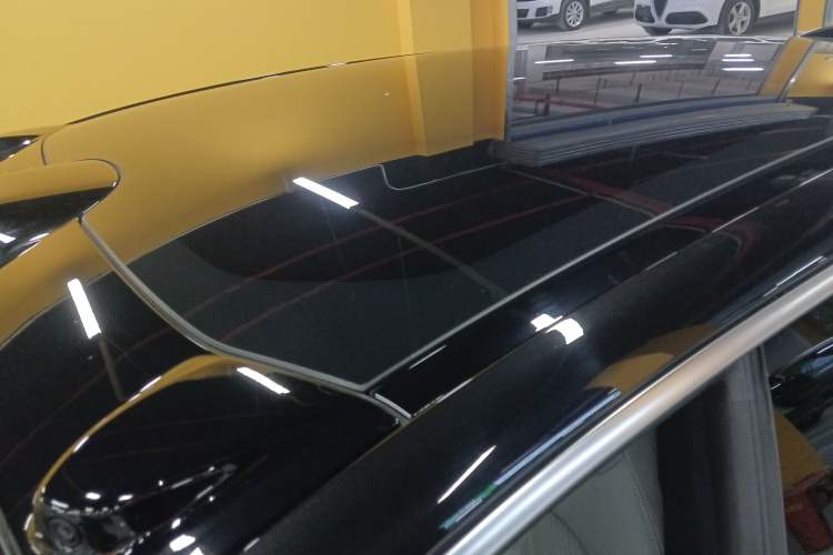 Used Nio ET5 2025 75 kWh Roof
