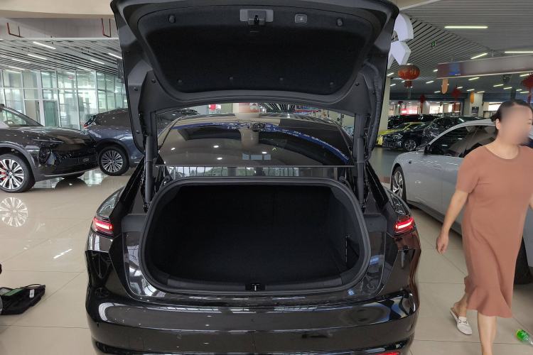 Used Nio ET5 2025 75 kWh Trunk