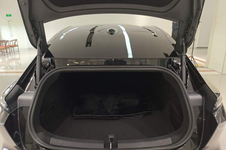 Used Nio ET5 2025 75 kWh Trunk