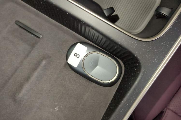 Used Nio ET5 2025 75 kWh Vehicle Key