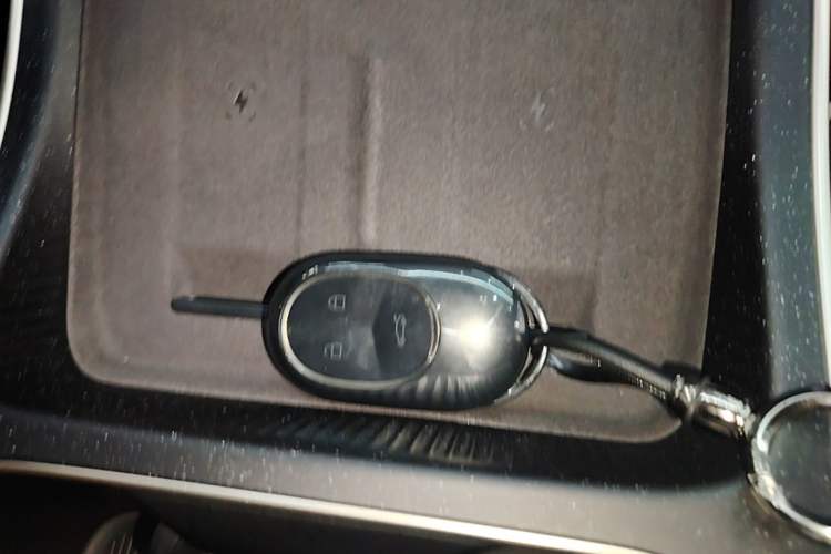 Used Nio ET5 2025 75 kWh Vehicle Key