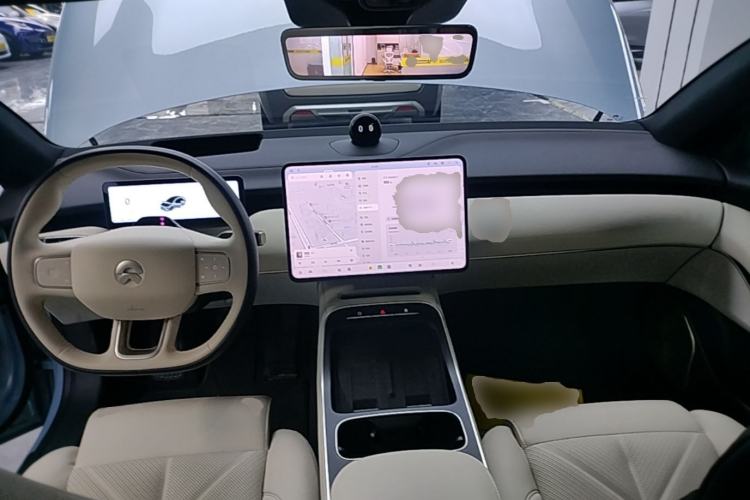 Used Nio ET5 2025 75 kWh Center Console
