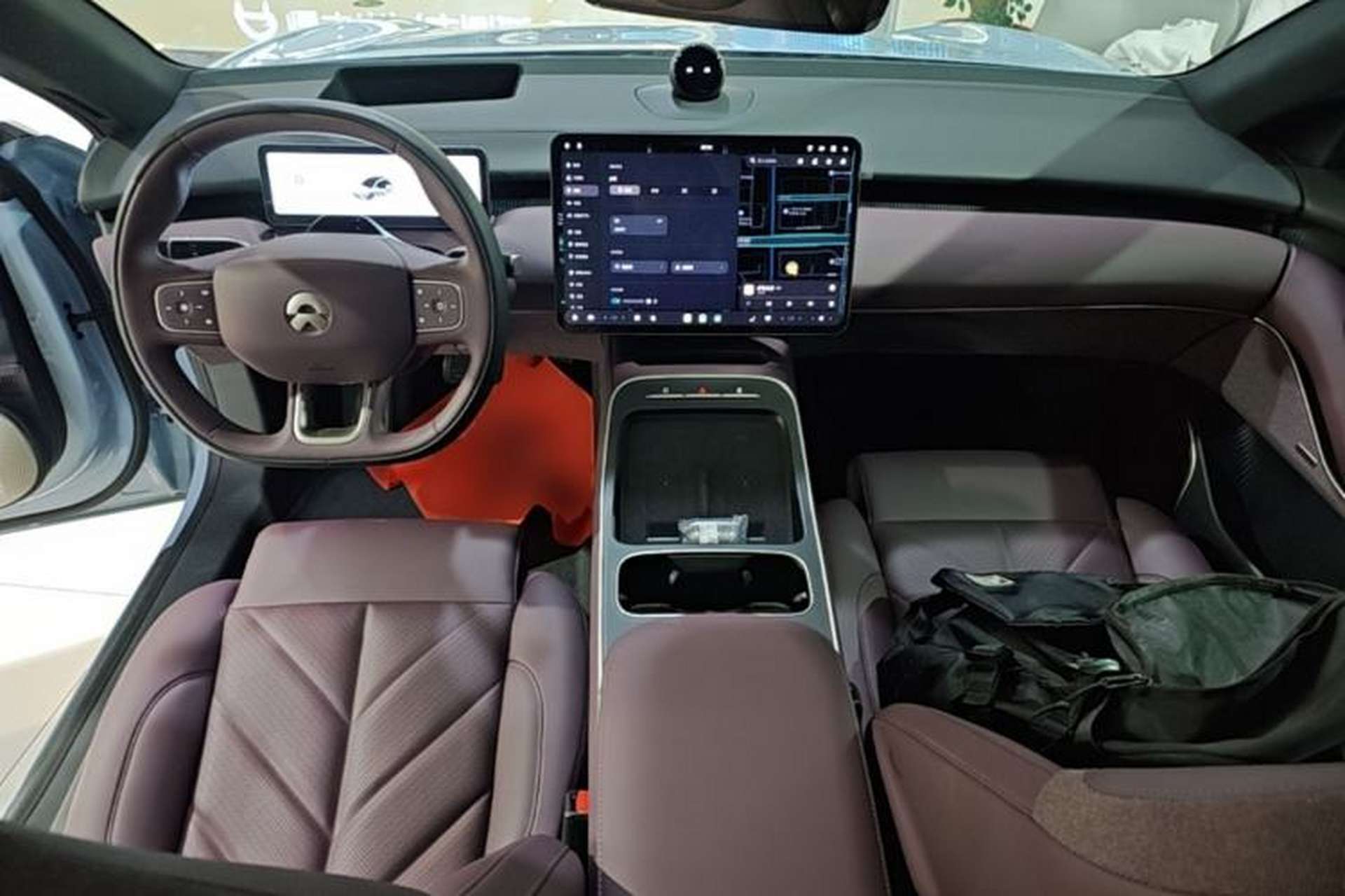 Used Nio ET5 2025 75 kWh Center Console