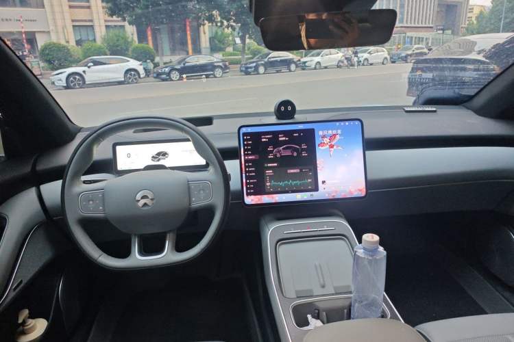 Used Nio ET5 2025 100 kWh Center Console