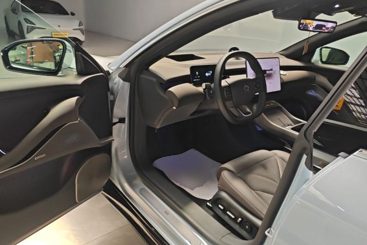 Used Nio ET5 2025 75 kWh Driver Seat