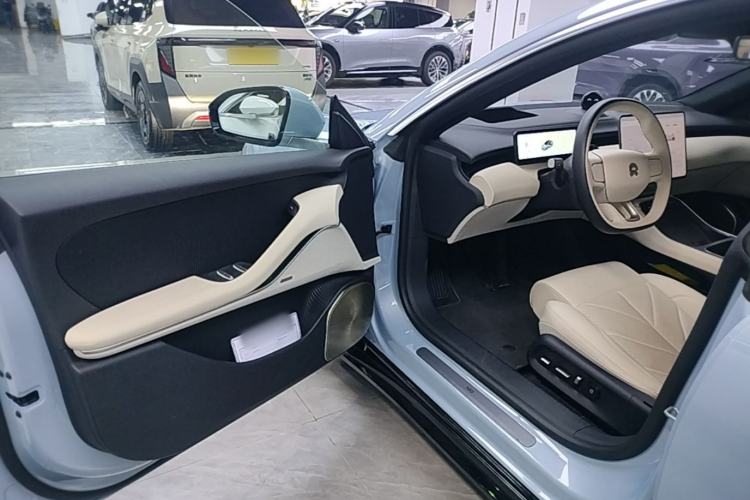 Used Nio ET5 2025 75 kWh Driver Seat