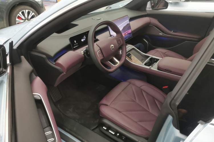 Used Nio ET5 2025 75 kWh Driver Seat