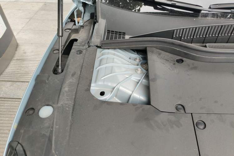 Used Nio ET5 2025 75 kWh Engine Bay Right