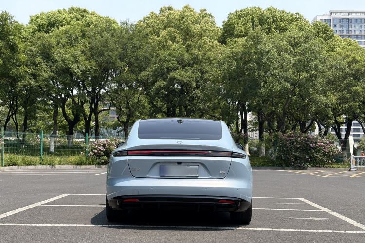 Used Nio ET5 2025 75 kWh Exterior 4