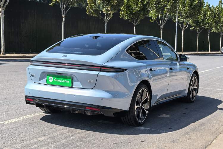Used Nio ET5 2025 75 kWh Exterior 6
