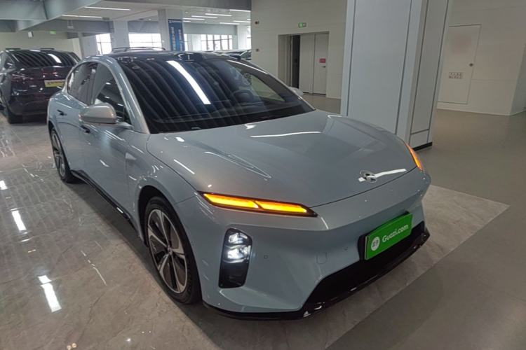 Used Nio ET5 2025 75 kWh Front Right 45 Deg