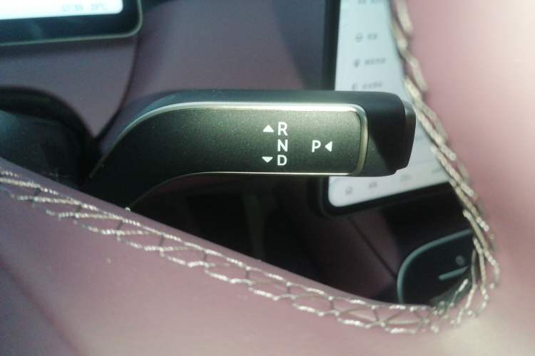 Used Nio ET5 2025 75 kWh Gear Lever