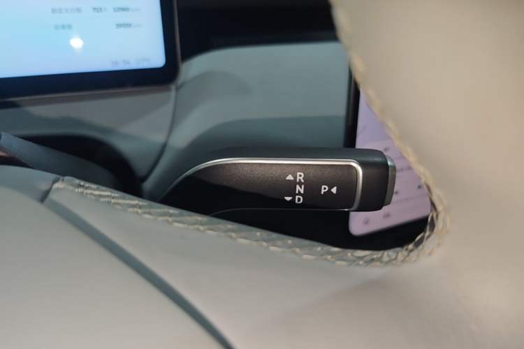 Used Nio ET5 2025 75 kWh Gear Lever