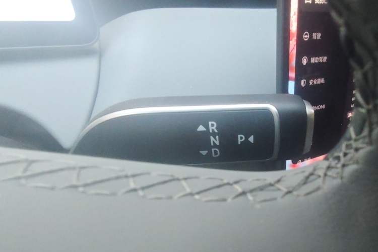 Used Nio ET5 2025 100 kWh Gear Lever