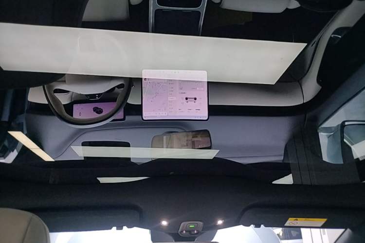 Used Nio ET5 2025 75 kWh Headliner