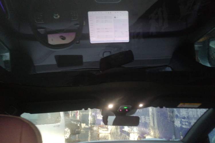 Used Nio ET5 2025 75 kWh Headliner