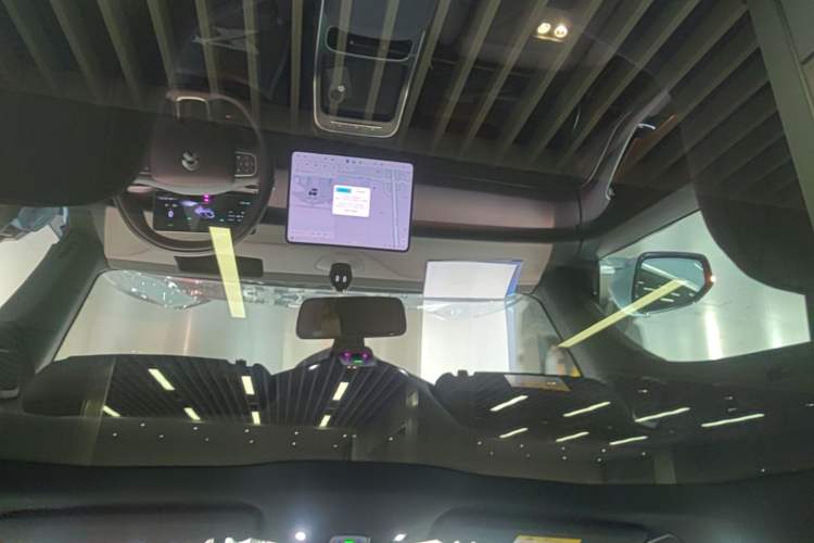 Used Nio ET5 2025 75 kWh Headliner