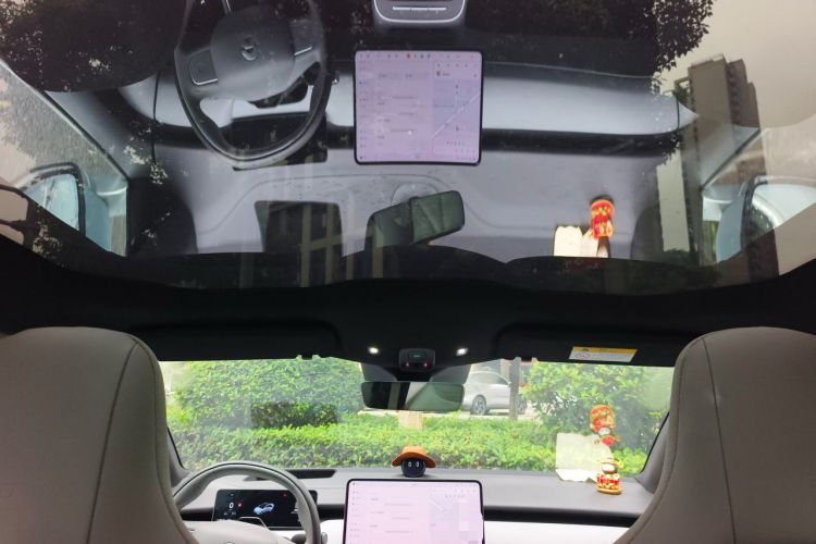 Used Nio ET5 2025 75 kWh Headliner