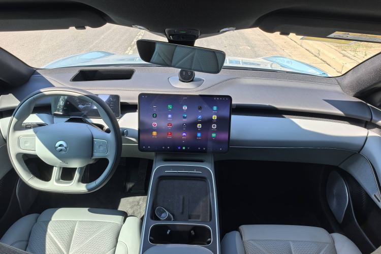 Used Nio ET5 2025 75 kWh Interior 1