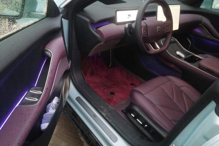 Used Nio ET5 2025 75 kWh Interior 3