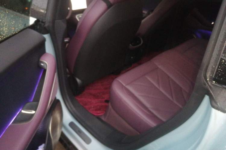 Used Nio ET5 2025 75 kWh Interior 4