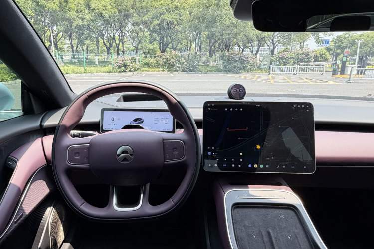 Used Nio ET5 2025 75 kWh Interior 5